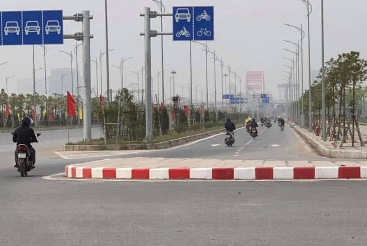 Bất hợp lý đảo giao thông trên đường Đỗ Mười